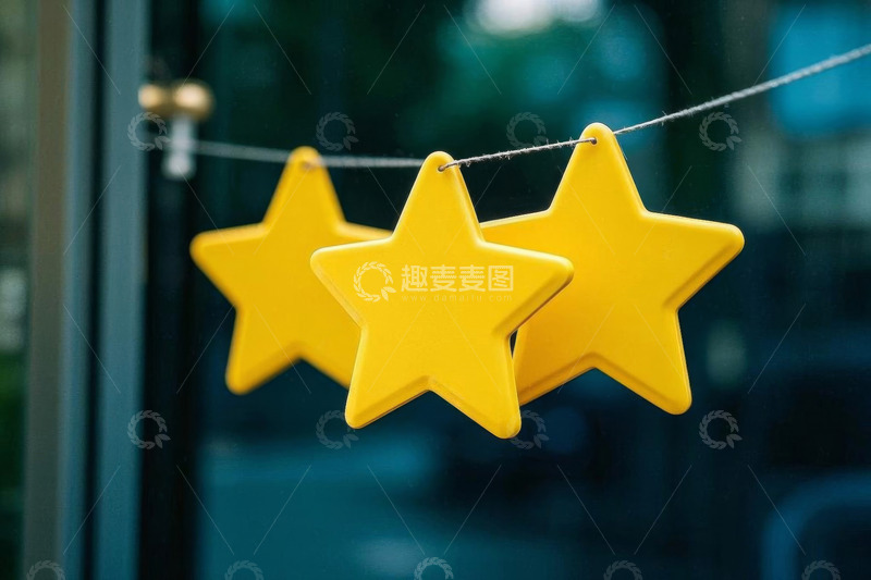 高清大图下载【趣麦麦图】悬挂黄色星星装饰