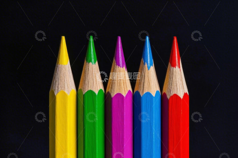 高清大图下载【趣麦麦图】五支彩色铅笔特写