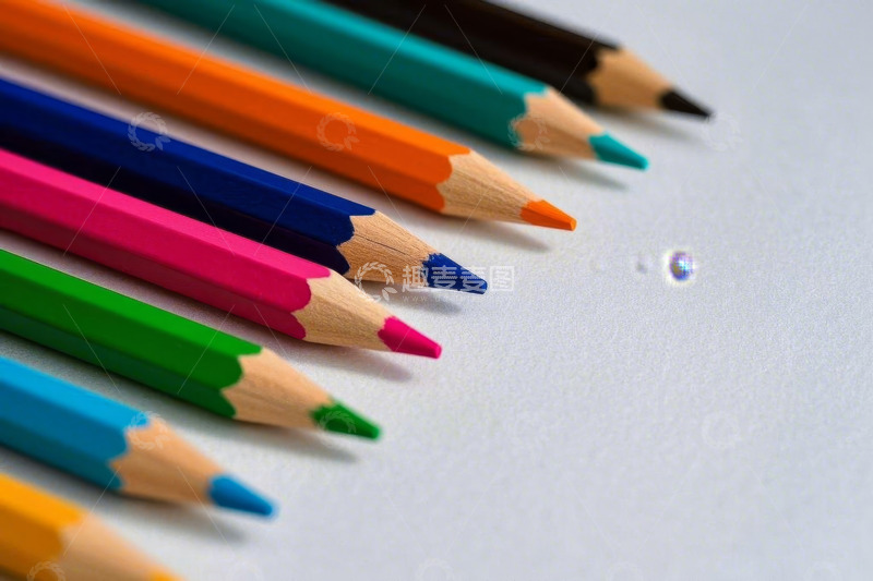 高清大图下载【趣麦麦图】彩色铅笔整齐排列特写