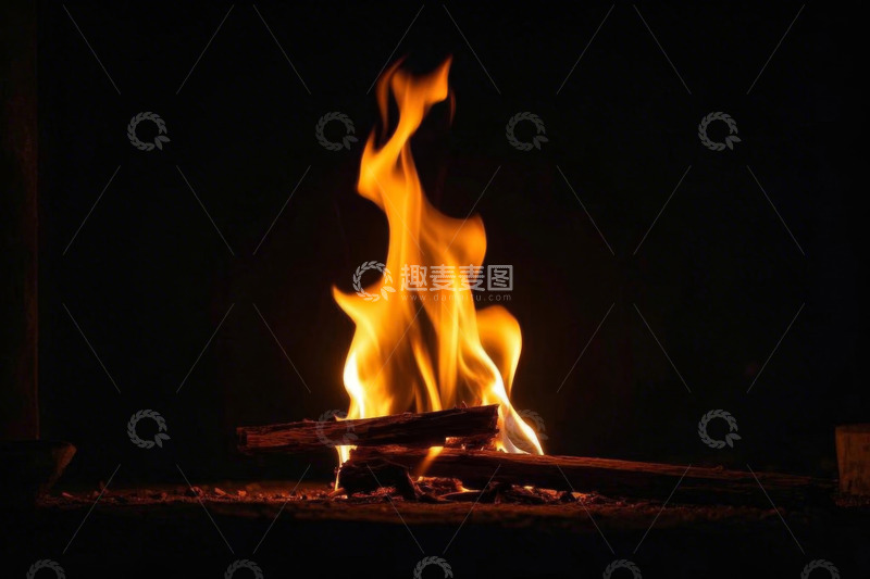 高清大图下载【趣麦麦图】燃烧的火焰篝火场景