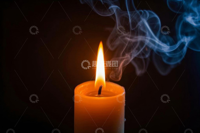 高清大图下载【趣麦麦图】燃烧的蜡烛与袅袅青烟