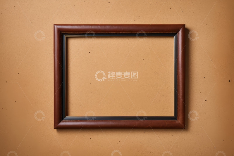 高清大图下载【趣麦麦图】棕色框架挂于棕黄色墙面
