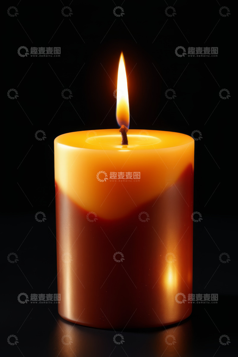 高清大图下载【趣麦麦图】燃烧的圆柱形蜡烛特写