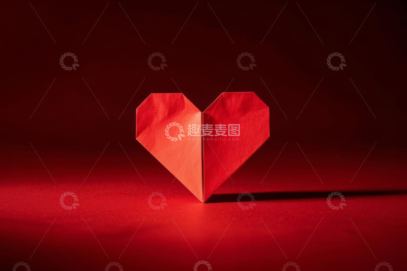 高清大图下载【趣麦麦图】红色折纸爱心特写