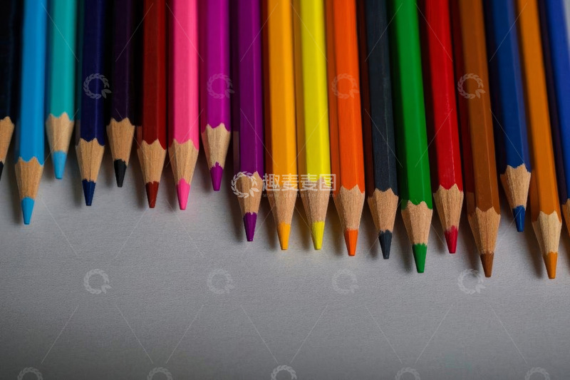 高清大图下载【趣麦麦图】彩色铅笔整齐排列