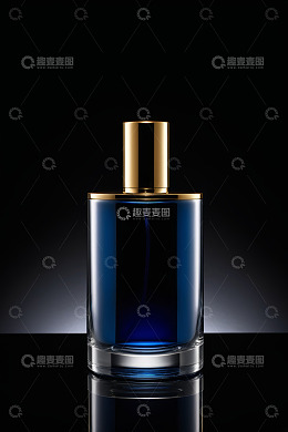 蓝色玻璃香水瓶特写