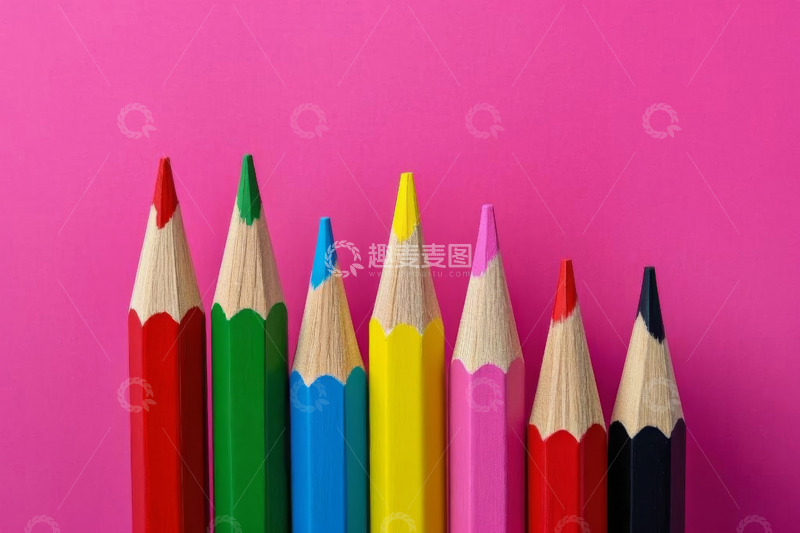 高清大图下载【趣麦麦图】粉色背景彩色铅笔特写