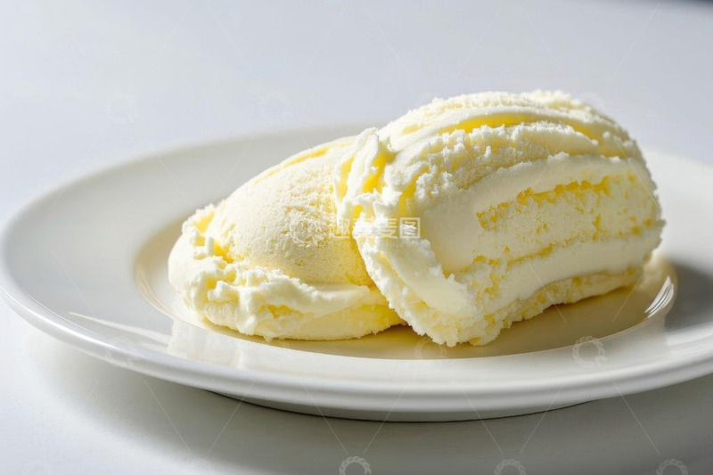高清大图下载【趣麦麦图】白盘上的两球奶油冰淇淋