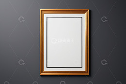 金色相框挂于灰色墙面
