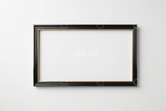 黑色金边画框挂于白墙