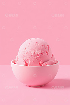 粉色碗装粉色冰淇淋特写