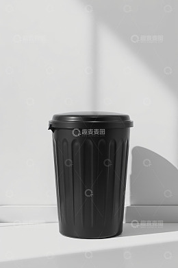 黑色垃圾桶特写