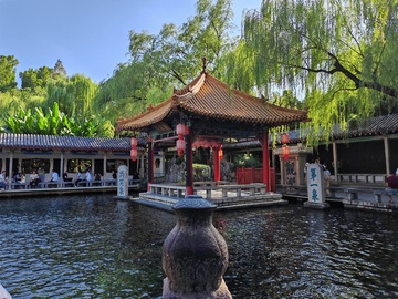 古典亭台水景风光