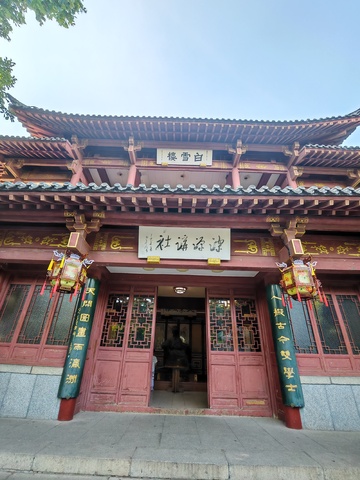 古风寺庙正门摄影