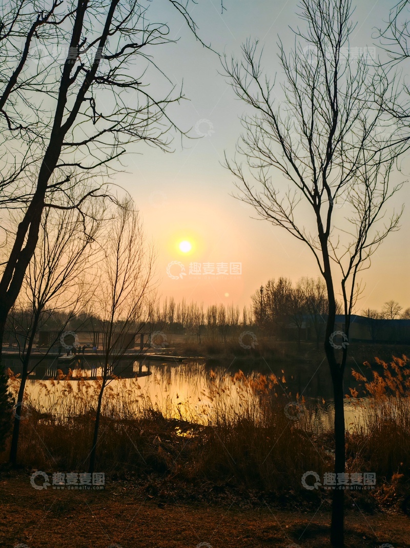 高清大图下载【趣麦麦图】冬日湖畔夕阳美景1
