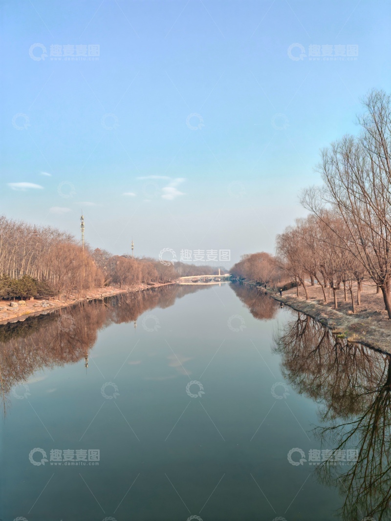 高清大图下载【趣麦麦图】河畔风光秋日静谧