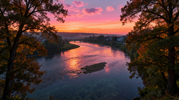 晚霞染河湾两岸树影罩小村