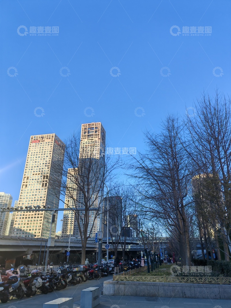 高清大图下载【趣麦麦图】都市高楼蓝天街景