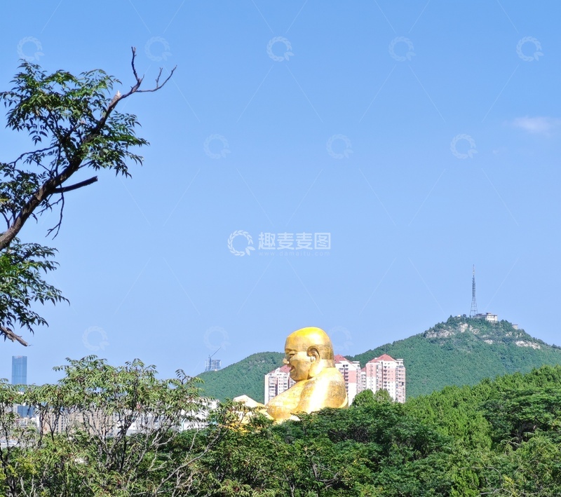 高清大图下载【趣麦麦图】-城市山丘巨型金像景观