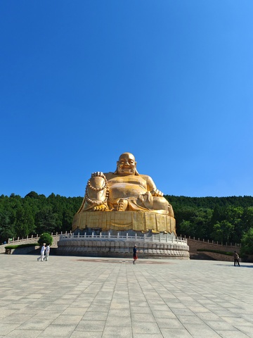 金色大佛广场风光