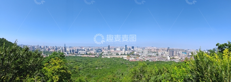 高清大图下载【趣麦麦图】城市远景绿树环绕
