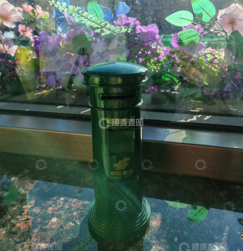 高清大图下载【趣麦麦图】邮政信箱绿色玻璃背景