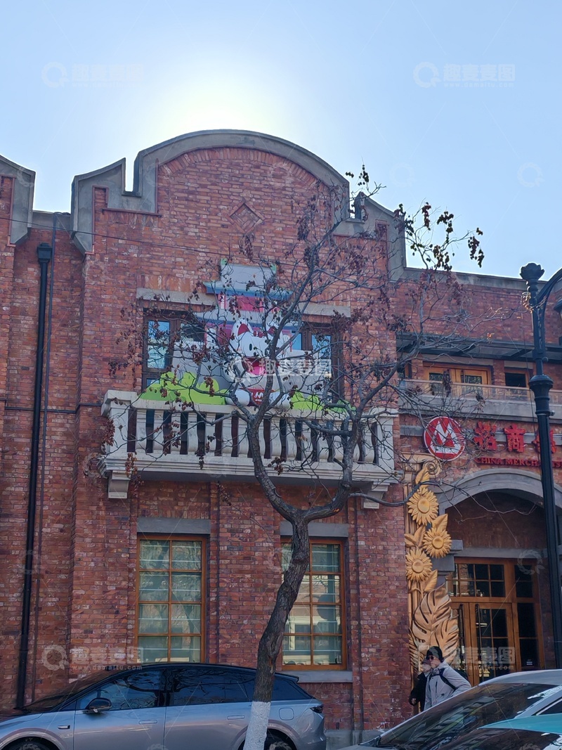 高清大图下载【趣麦麦图】红砖建筑涂鸦街景