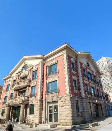 欧式红砖建筑城市风光摄影