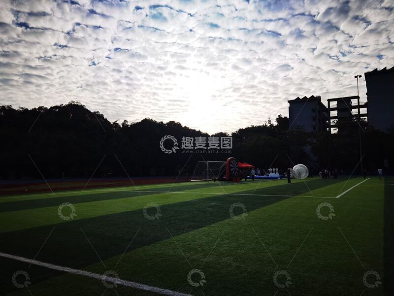 高清大图下载【趣麦麦图】黄昏运动场风光摄影