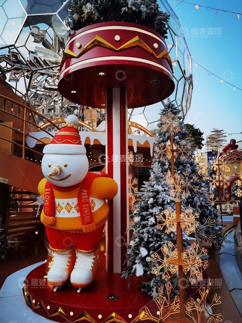 高清大图下载【趣麦麦图】圣诞节日装饰熊与雪景
