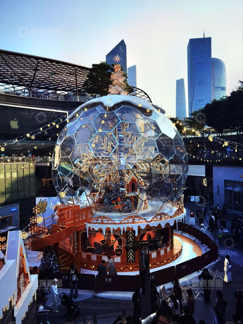 高清大图下载【趣麦麦图】城市圣诞节装饰球形装置景观