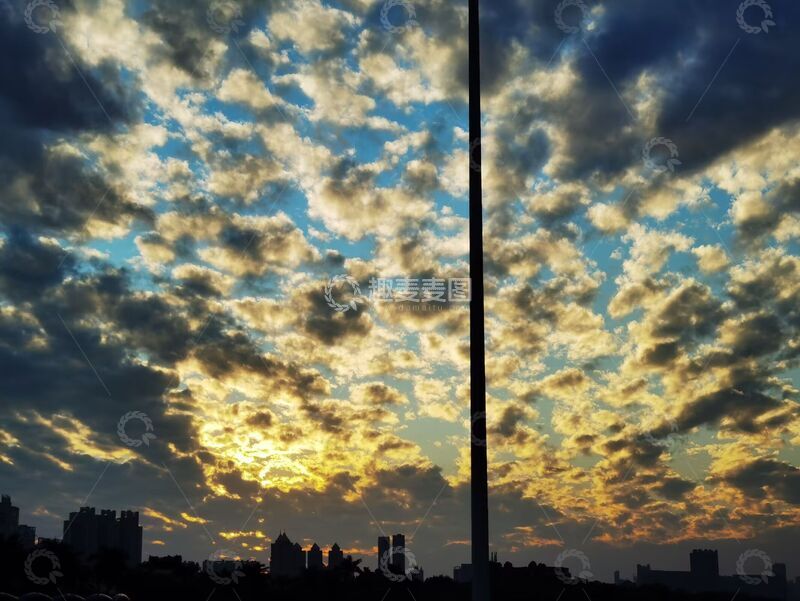 高清大图下载【趣麦麦图】黄昏城市云彩美景摄影