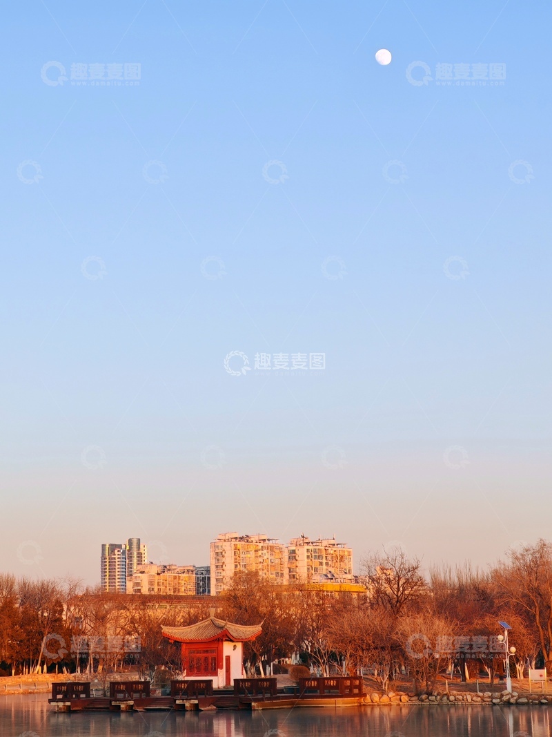 高清大图下载【趣麦麦图】城市湖畔黄昏美景