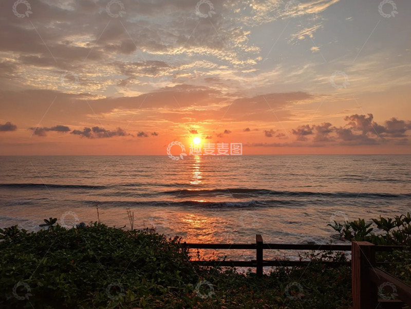 高清大图下载【趣麦麦图】海边日落的余晖时刻