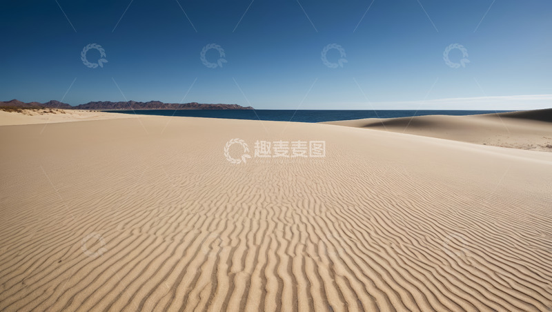 高清大图下载【趣麦麦图】广阔沙漠与远处山海景观