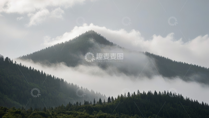 高清大图下载【趣麦麦图】云雾缭绕的山林自然景观