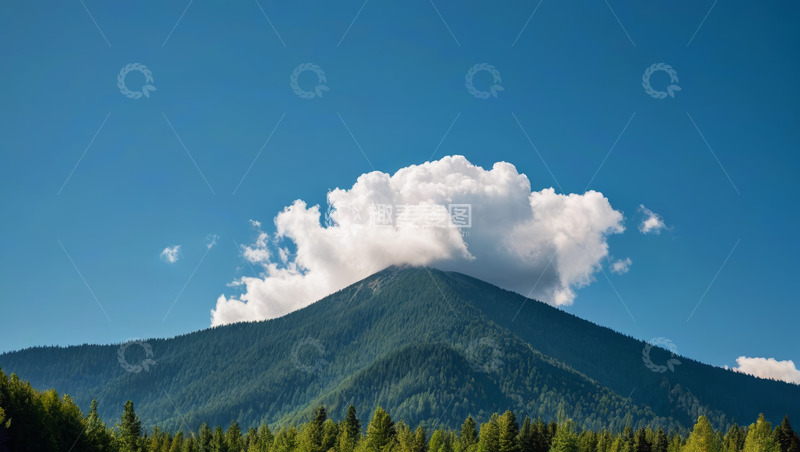 高清大图下载【趣麦麦图】蓝天白云下的山林景观