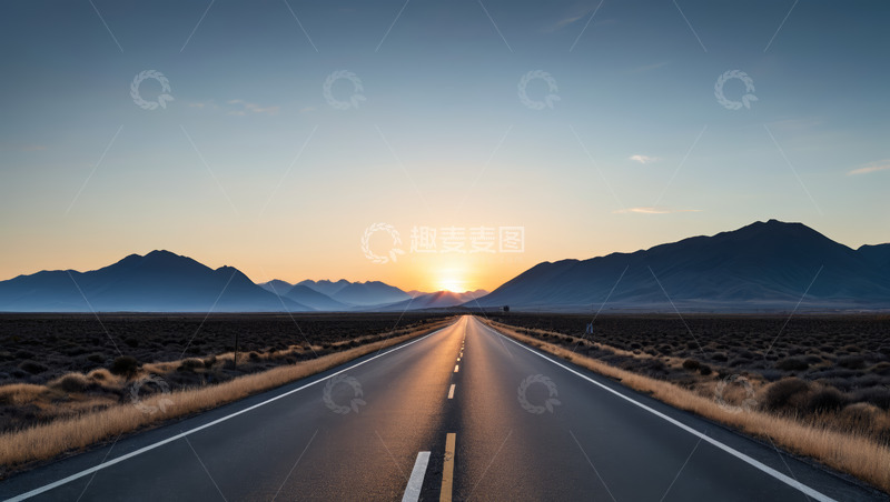 高清大图下载【趣麦麦图】夕阳下空旷公路与远山景观