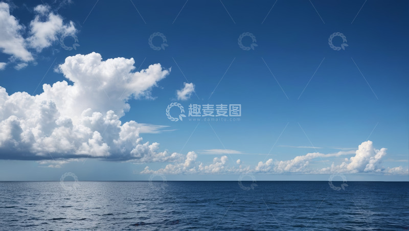 高清大图下载【趣麦麦图】蔚蓝海洋与天空上的白云