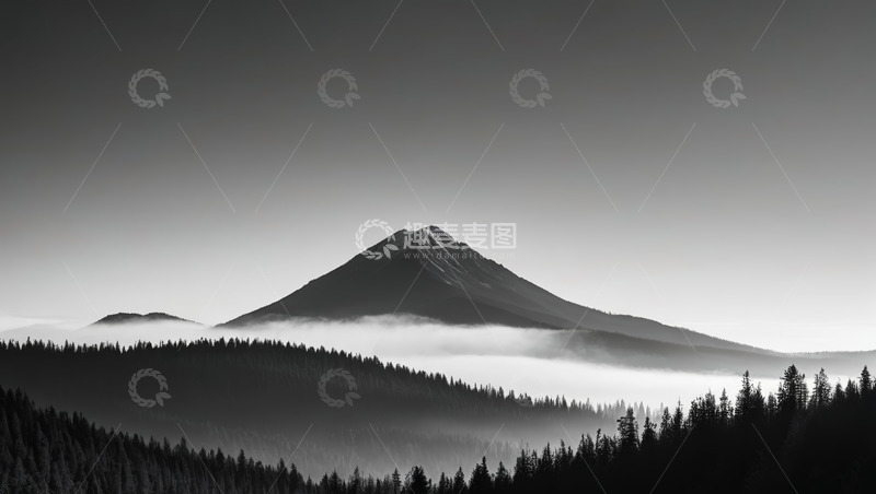 高清大图下载【趣麦麦图】山林间云雾缭绕的山峰景色