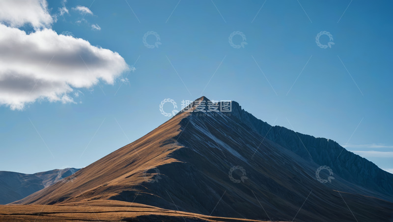 高清大图下载【趣麦麦图】蓝天白云下的巍峨山峰