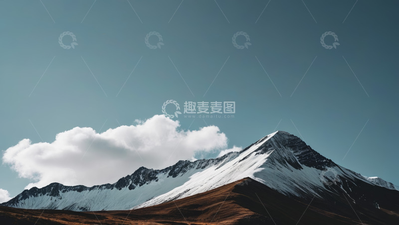 高清大图下载【趣麦麦图】蓝天白云下的雪山风光