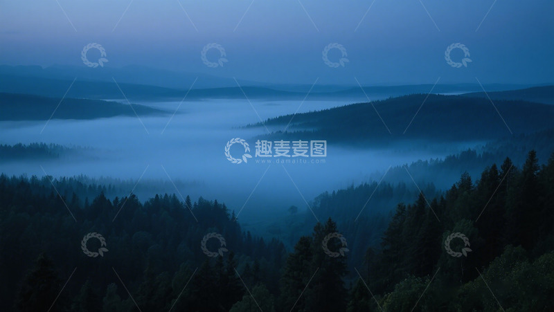 高清大图下载【趣麦麦图】夜色山林雾霭风光