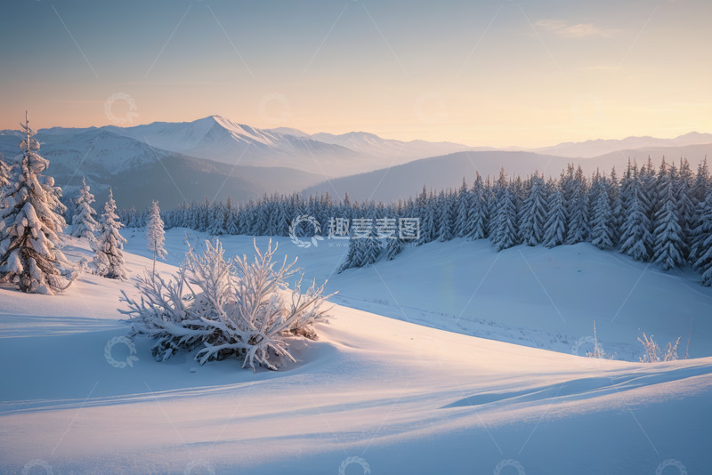 高清大图下载【趣麦麦图】雪覆盖的山林冬日风光