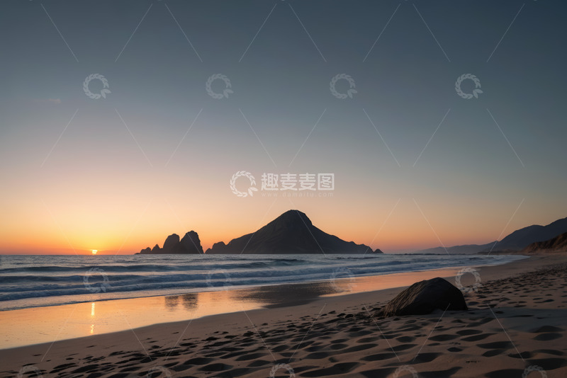 高清大图下载【趣麦麦图】海滩日落时分的山海景观