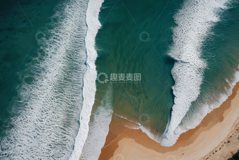 高清大图下载【趣麦麦图】俯瞰海浪拍打沙滩景象