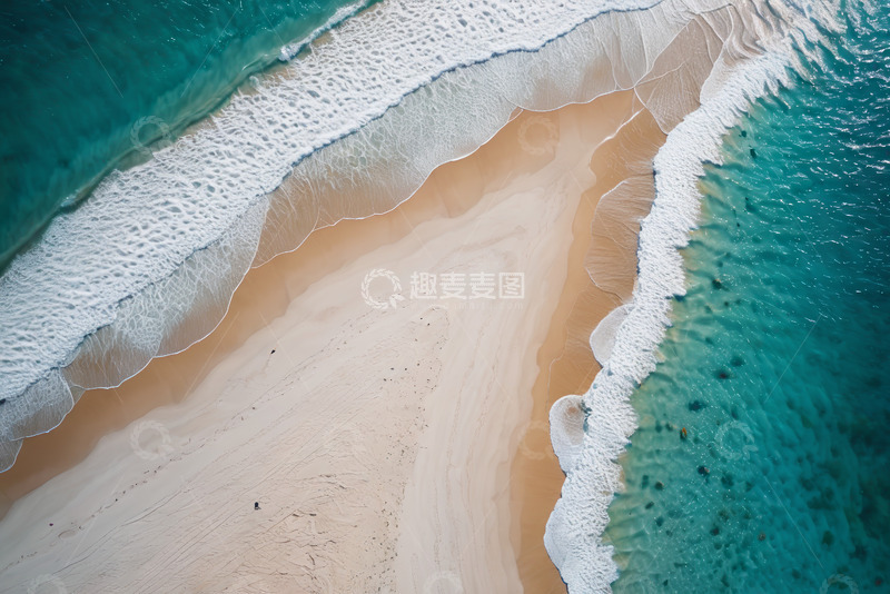 高清大图下载【趣麦麦图】俯拍海浪拍打沙滩景象