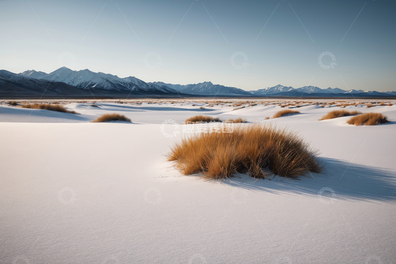 高清大图下载【趣麦麦图】雪地荒原与远处雪山景观