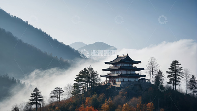 山间云雾中的古典楼阁