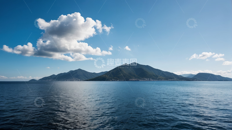 高清大图下载【趣麦麦图】海上远山与蓝天白云风景